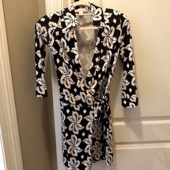 Diane Von Furstenberg Other - NWOT DVF Silk romper size 6